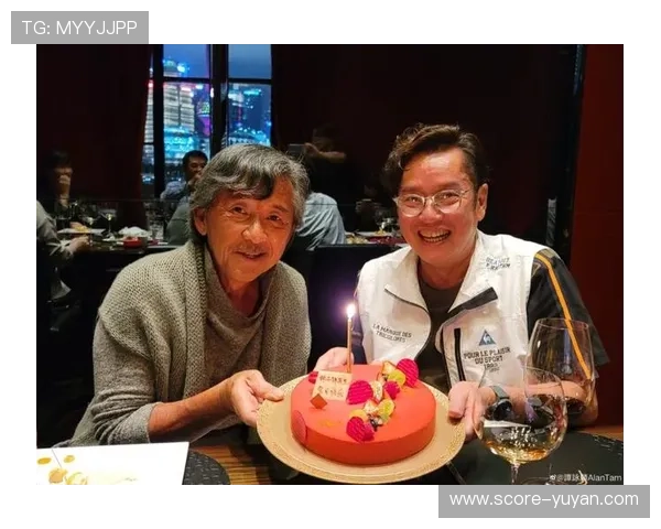 80年代足球巨星同框合影 回顾黄金年代的绿茵传奇与辉煌时刻